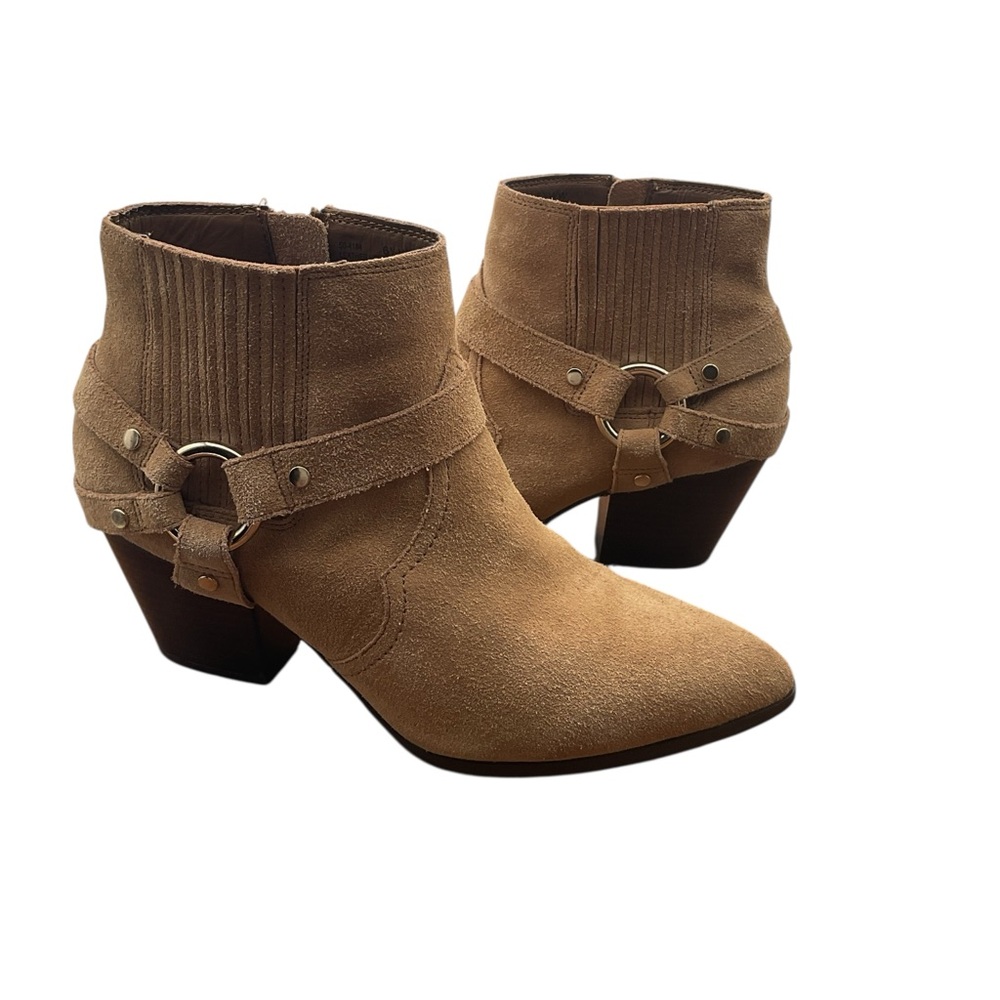 Bella Vita Western‎ buckle Suede Tan Ankle Booties size 6.5 buckle